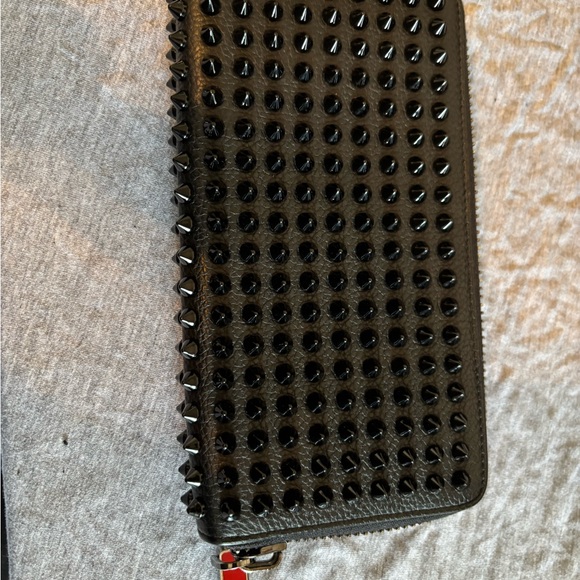 Christian Louboutin Panettone Wallet – Black Grained Leather with Black Spikes - Picture 2 of 12